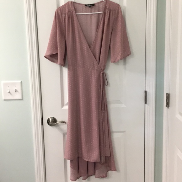 Lulus Dresses & Skirts - Pink and white dress